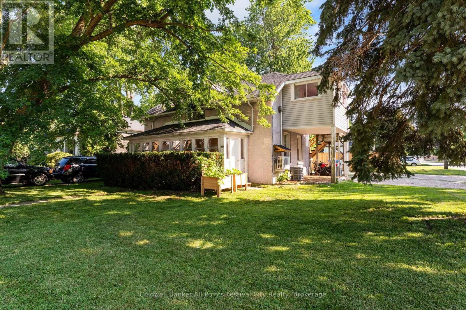 Property Photo:  167 Montreal Street  ON N0K 1N0 