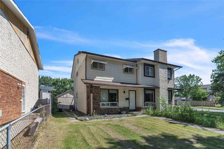 Property Photo: 5 Raber Road MB R2R 1G4
