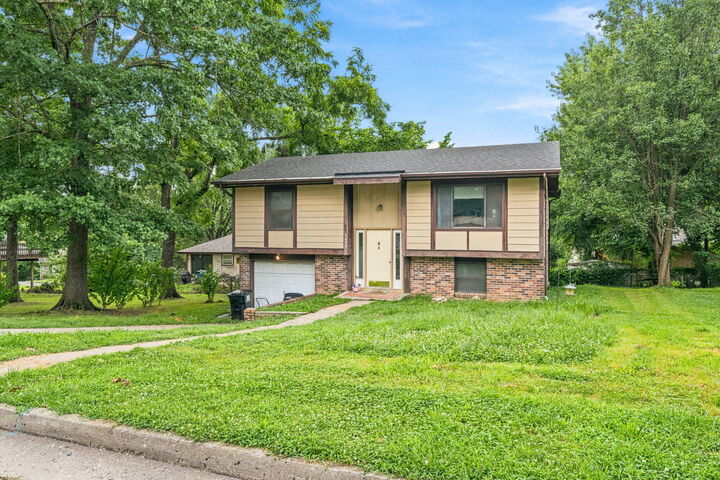 Property Photo:  5020 Shady Ln  MO 65109 