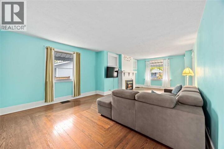 Property Photo:  192 Penrose Street  ON N7T 4V2 