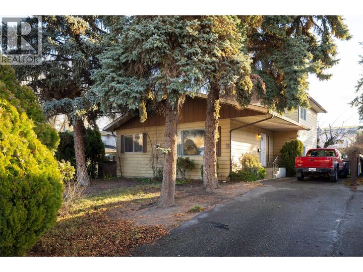 Property Photo: 1607 45 Street BC V1T 7P9