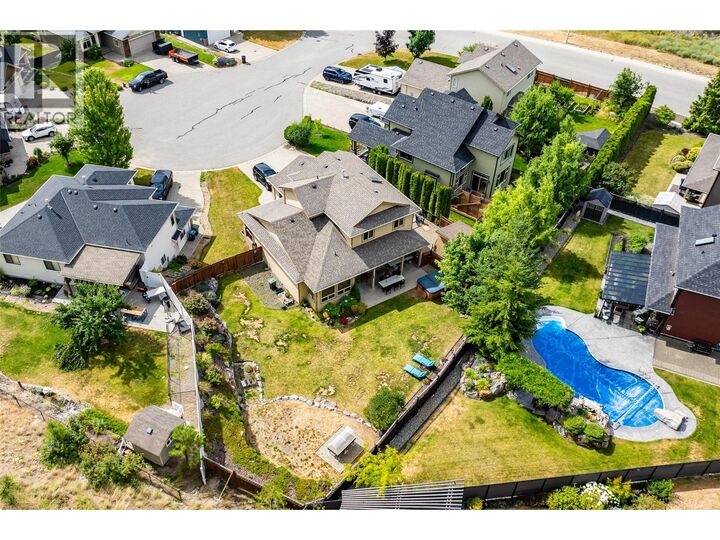 Property Photo: 2034 Rosewood Court BC V1Z 4B5