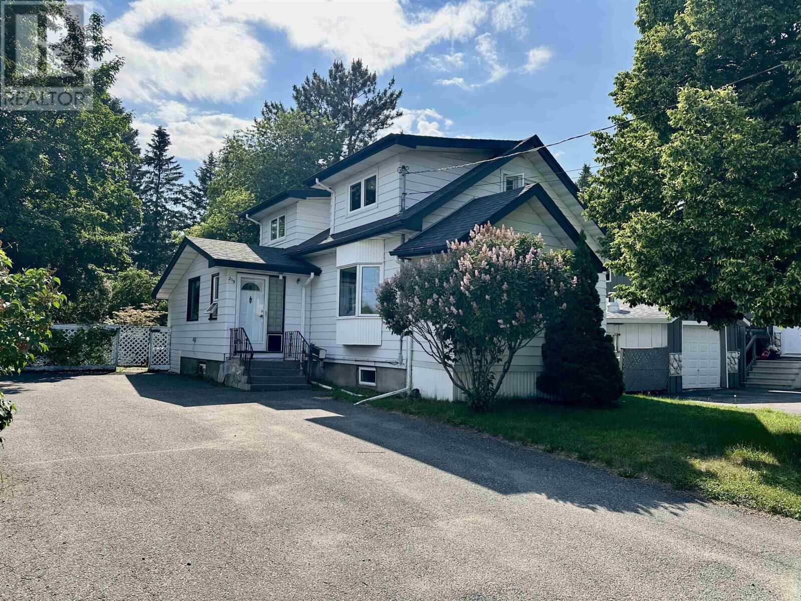 Property Photo:  219 McCulloch Street  ON P7A 2L3 