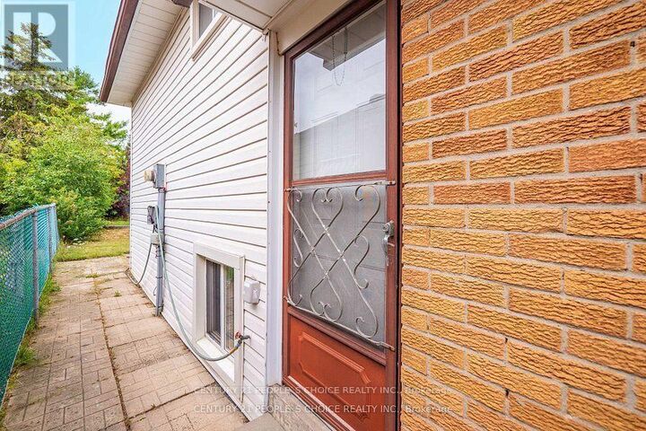 Property Photo: 3404 Monica Drive North ON L4T 3E7