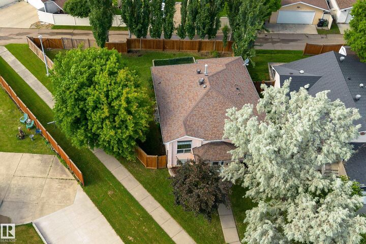 Property Photo:  2216 134 Avenue NW  AB T5A 4Y4 