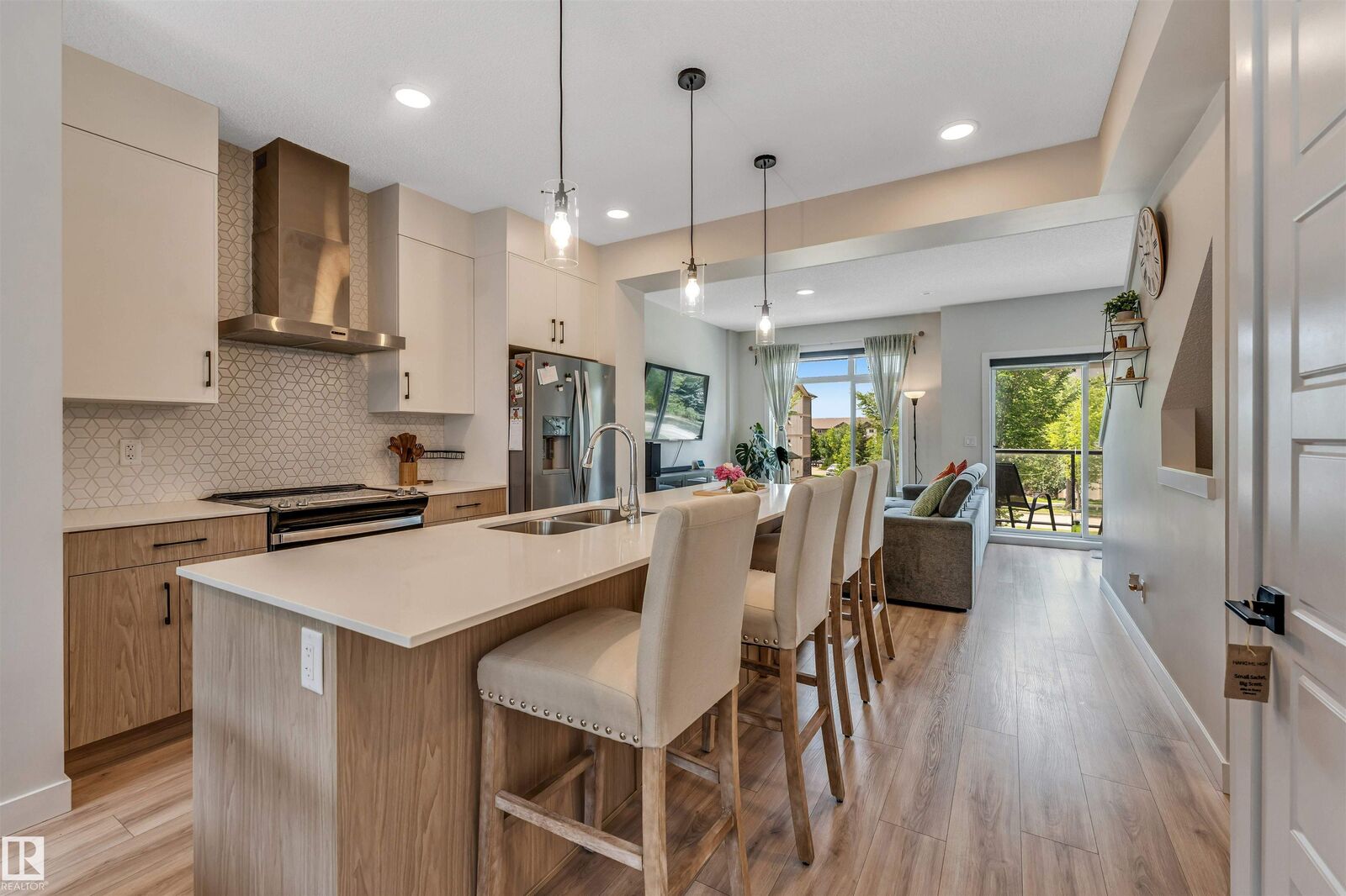 Property Photo: 804 Welsh Drive SW 182 AB T6X 1Y8