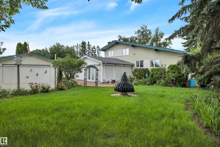 Property Photo:  7604 149 Avenue NW  AB T5C 2V7 