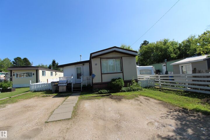 Property Photo: 9501 104 Ave 10 AB T7P 1M7