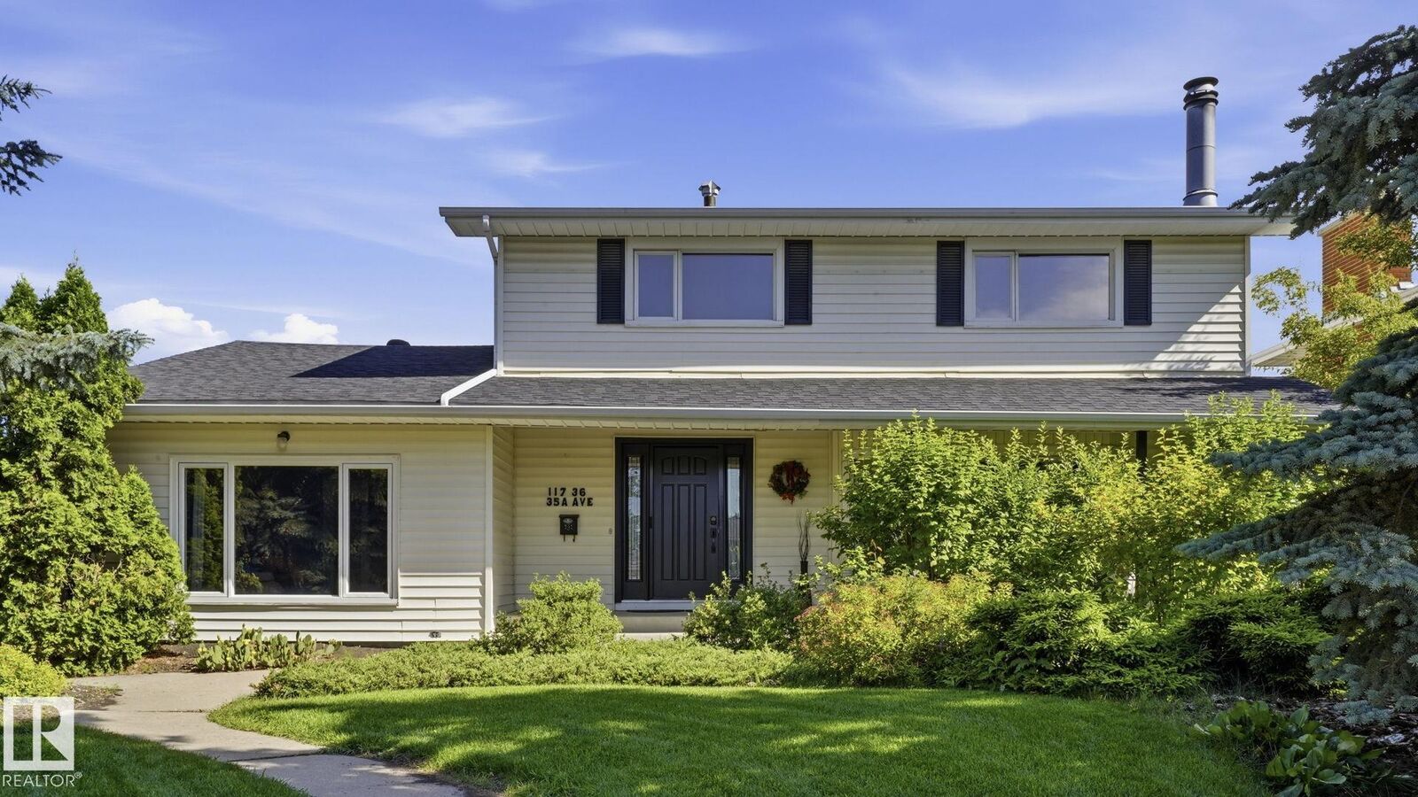 Property Photo: 11736 35A Avenue NW AB T6J 0B5