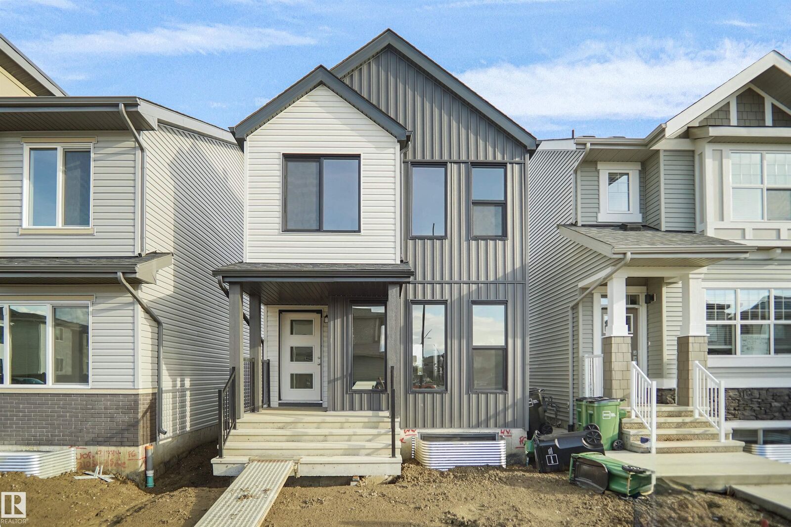 Property Photo:  21035 25 Avenue NW  AB T5Y 4G2 