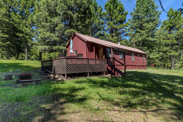 Property Photo:  593 Upper Cottonwood  MT 59086 