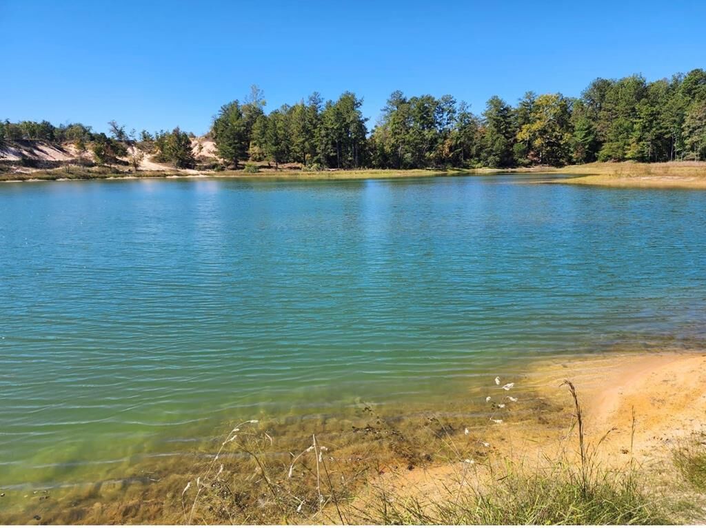 Property Photo:  