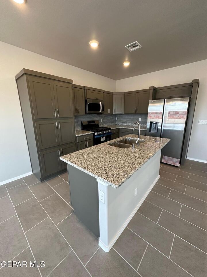 Property Photo:  11808 Jenwood Place  TX 79934 