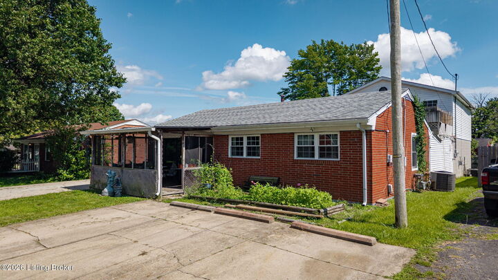Property Photo:  311 Meadowood Rd  KY 40229 