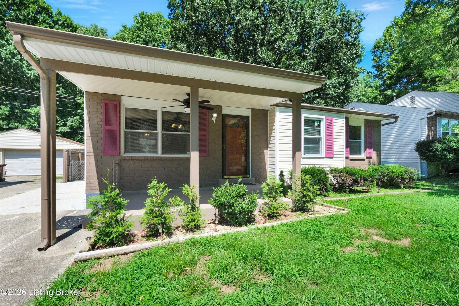 Property Photo:  8702 Bost Ln  KY 40219 