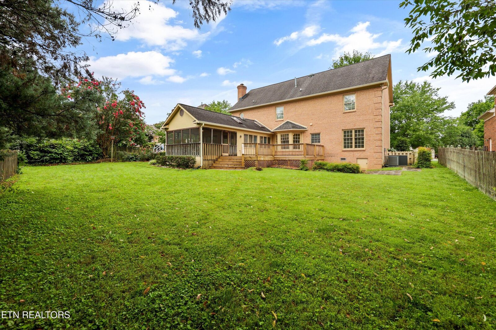 Property Photo: 882 Hansmore Place TN 37919