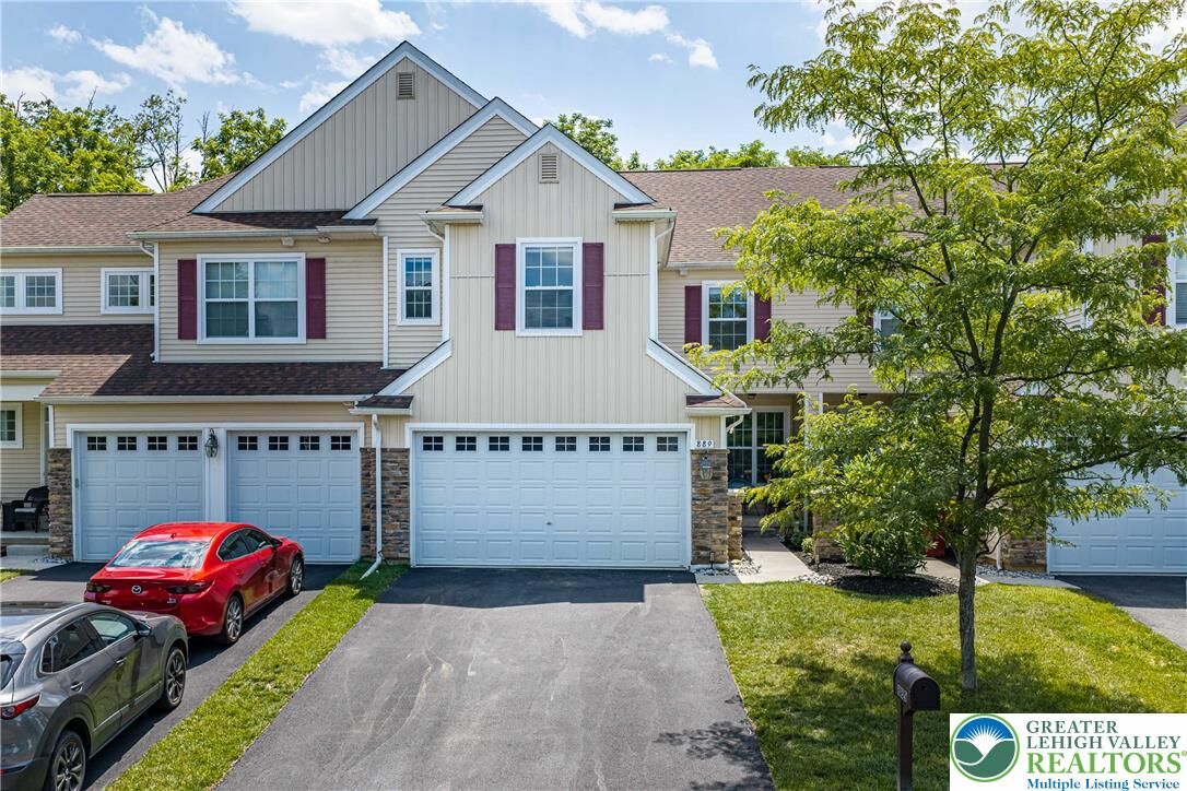 Property Photo:  889 Iron Lane  PA 18040 