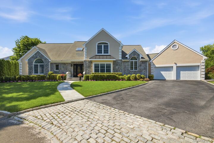Property Photo: 15 Ellis Drive 13 NY 10605