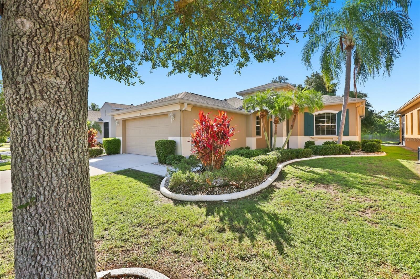 Property Photo:  838 King Leon Way  FL 33573 