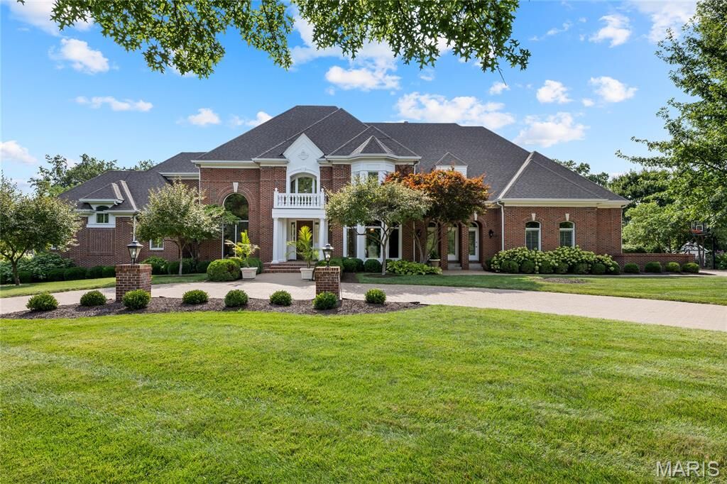 Property Photo: 41 Manderleigh Estate MO 63131