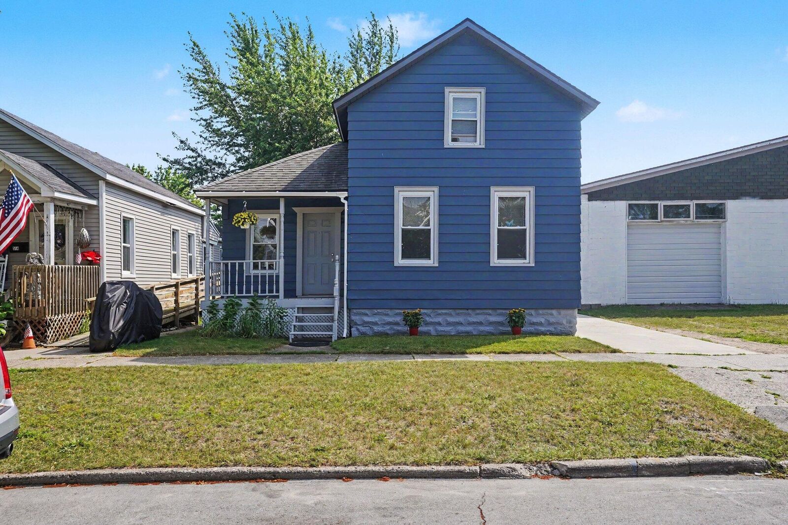 Property Photo:  312 Elliott Avenue  MI 49417 