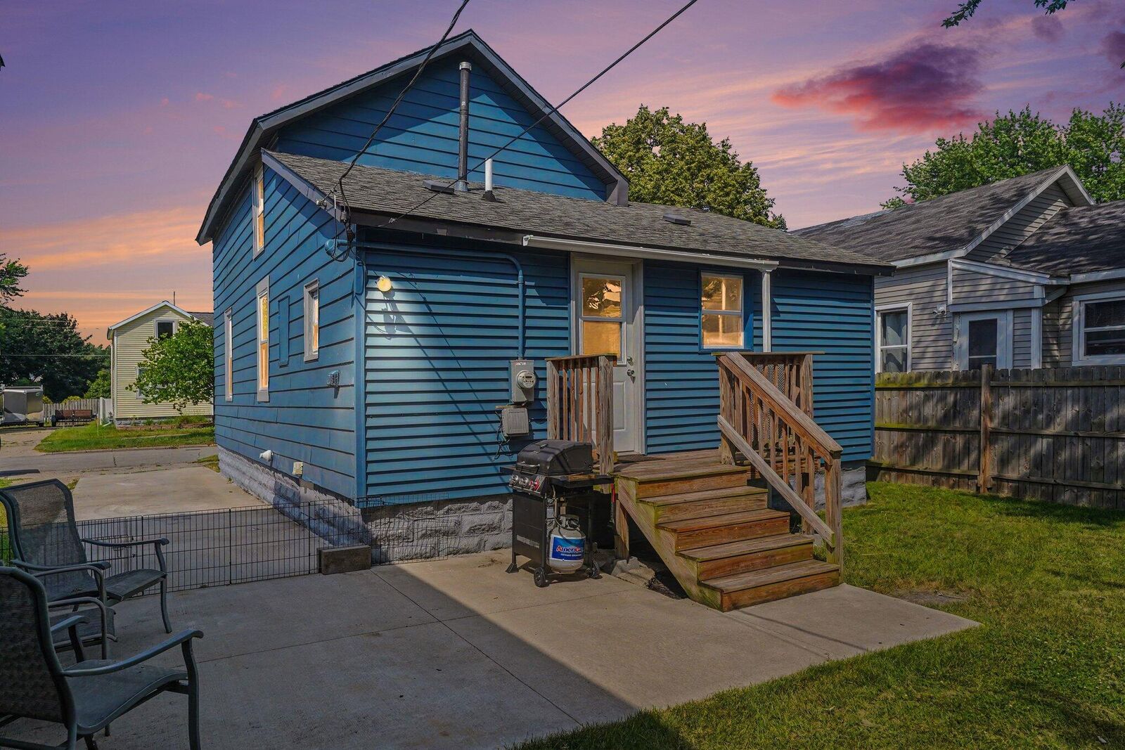 Property Photo:  312 Elliott Avenue  MI 49417 
