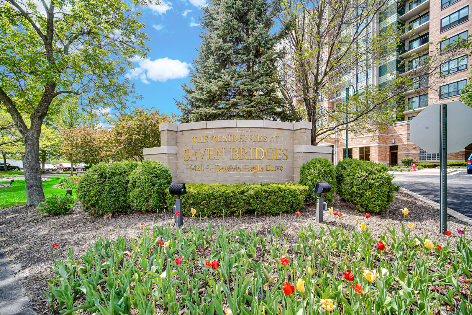 Property Photo:  6420 Double Eagle Drive 414  IL 60517 