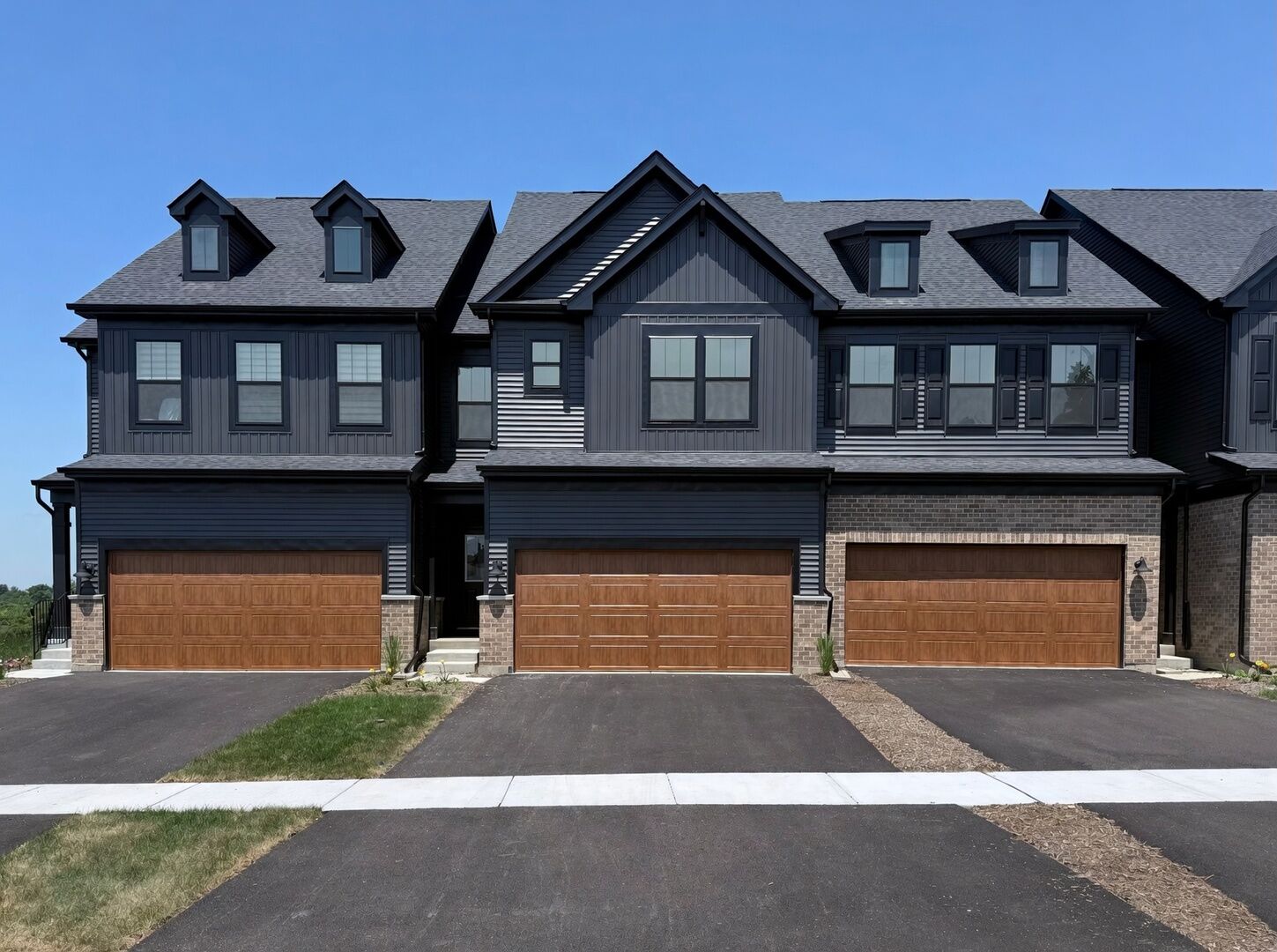 Property Photo: 2736 Preserve Circle 13002 IL 60502