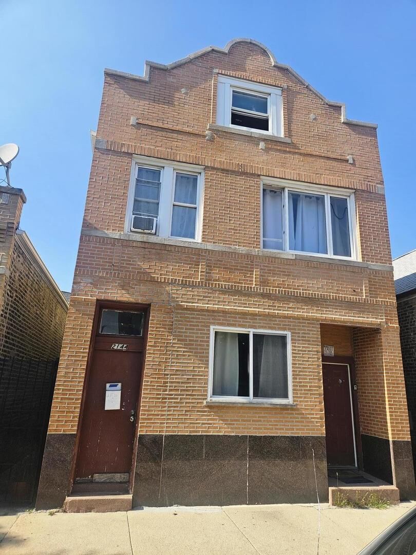 Property Photo: 2144 W 19th Street IL 60608