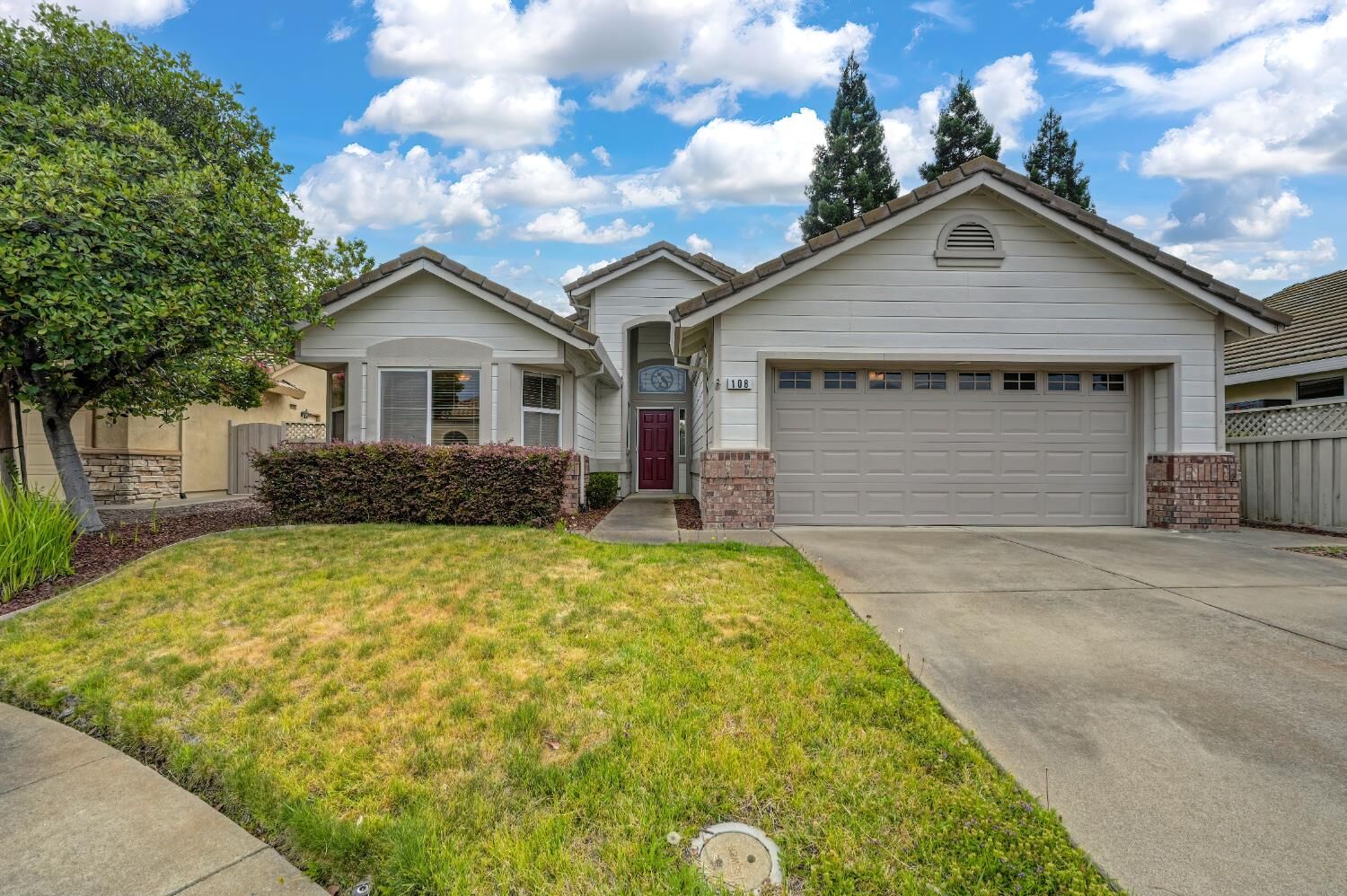 Property Photo: 108 Pimpernel Court CA 95747