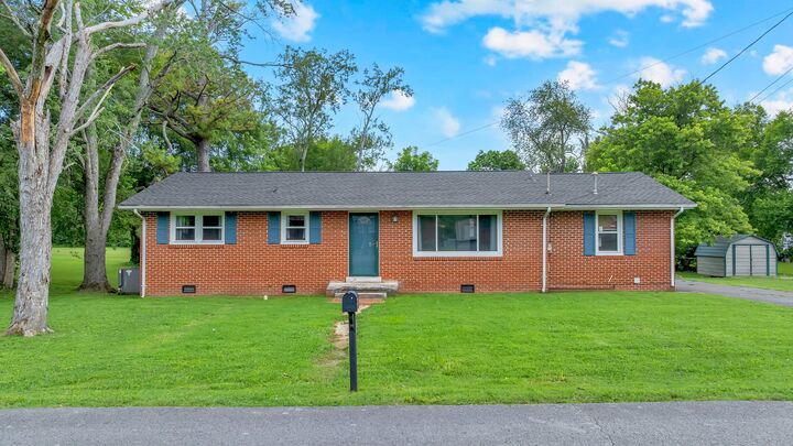 Property Photo: 117 Whiteside St TN 37160