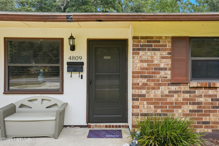 Property Photo: 4809 Seaboard Avenue FL 32210