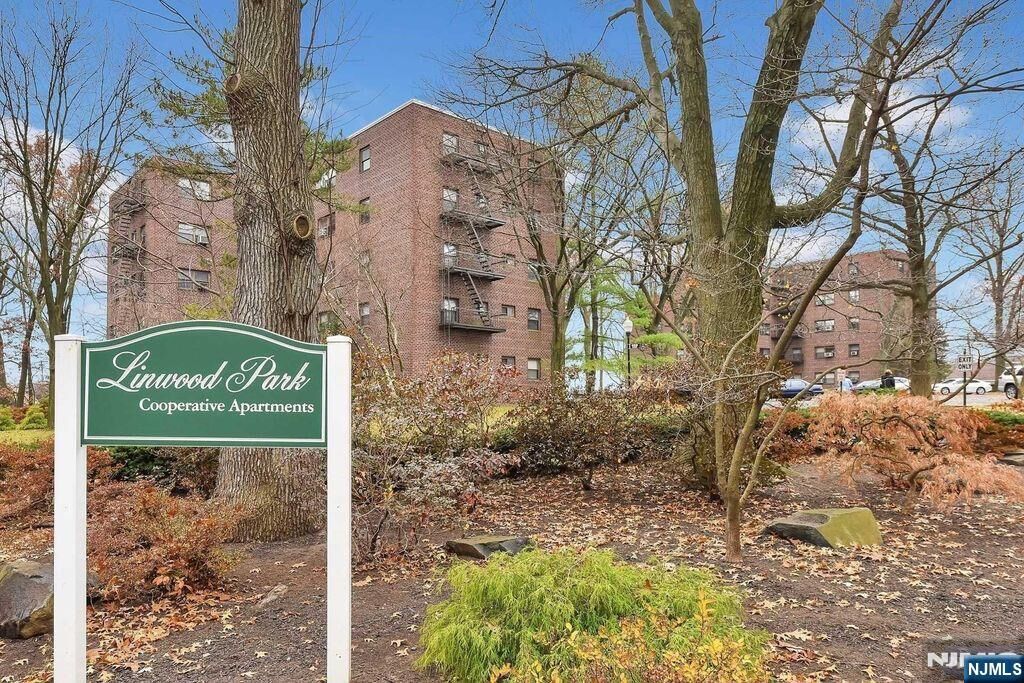 Property Photo:  420 Park Place 2H  NJ 07024 