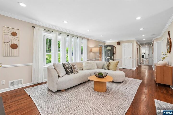 Property Photo: 1625 Nottingham Way NJ 07092