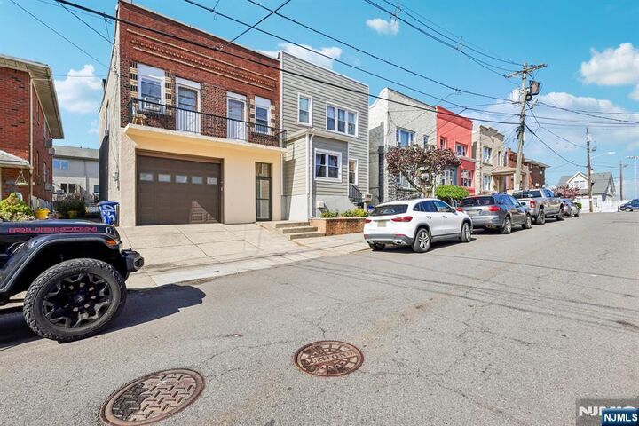 Property Photo:  390 Delano Place  NJ 07022 