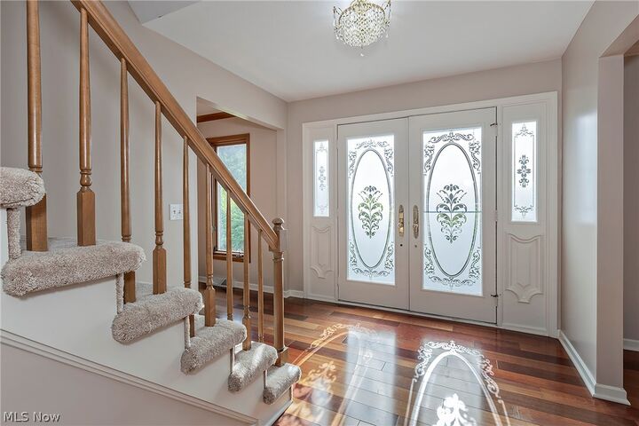 Property Photo: 1834 Coes Post Run OH 44145