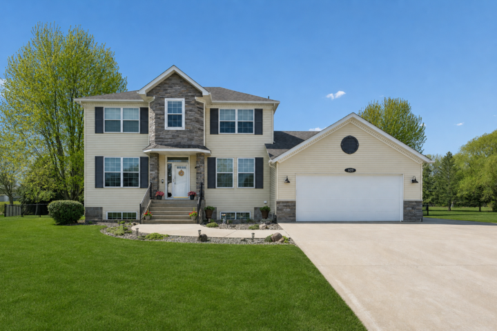 Property Photo: 609 20th Avenue N MN 56377