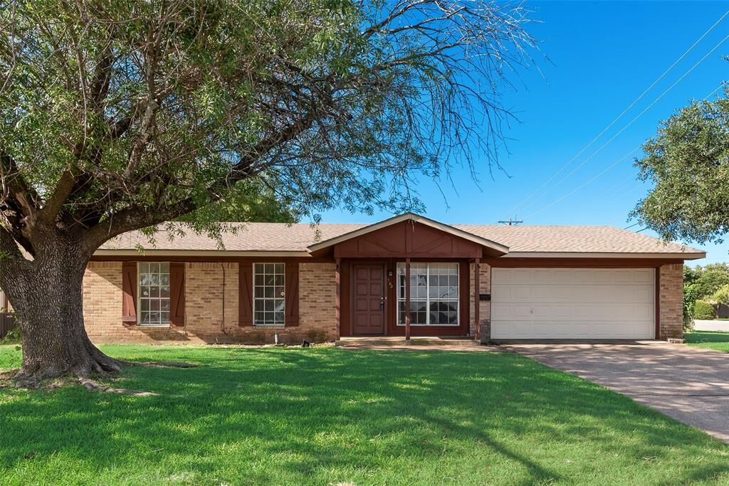 Property Photo:  102 Silver Creek Drive  TX 75137 