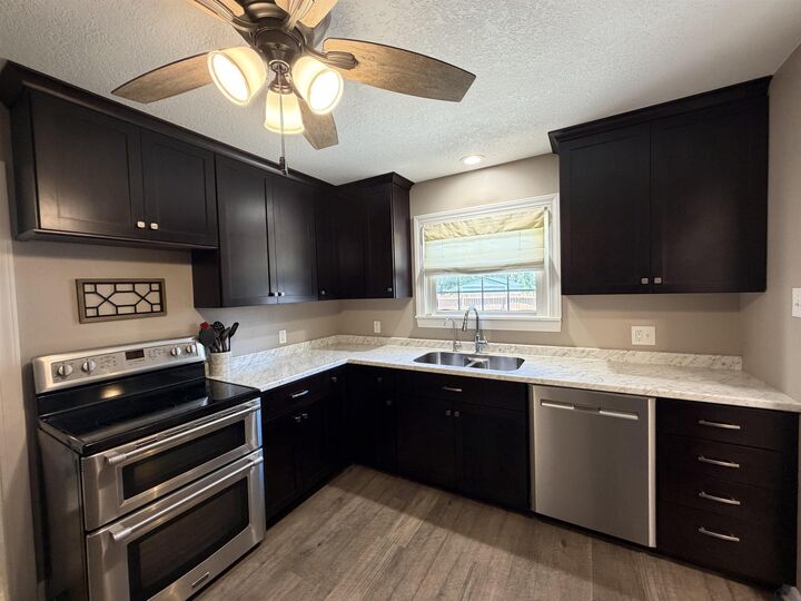 Property Photo:  305 Walnut Street  IA 50535 