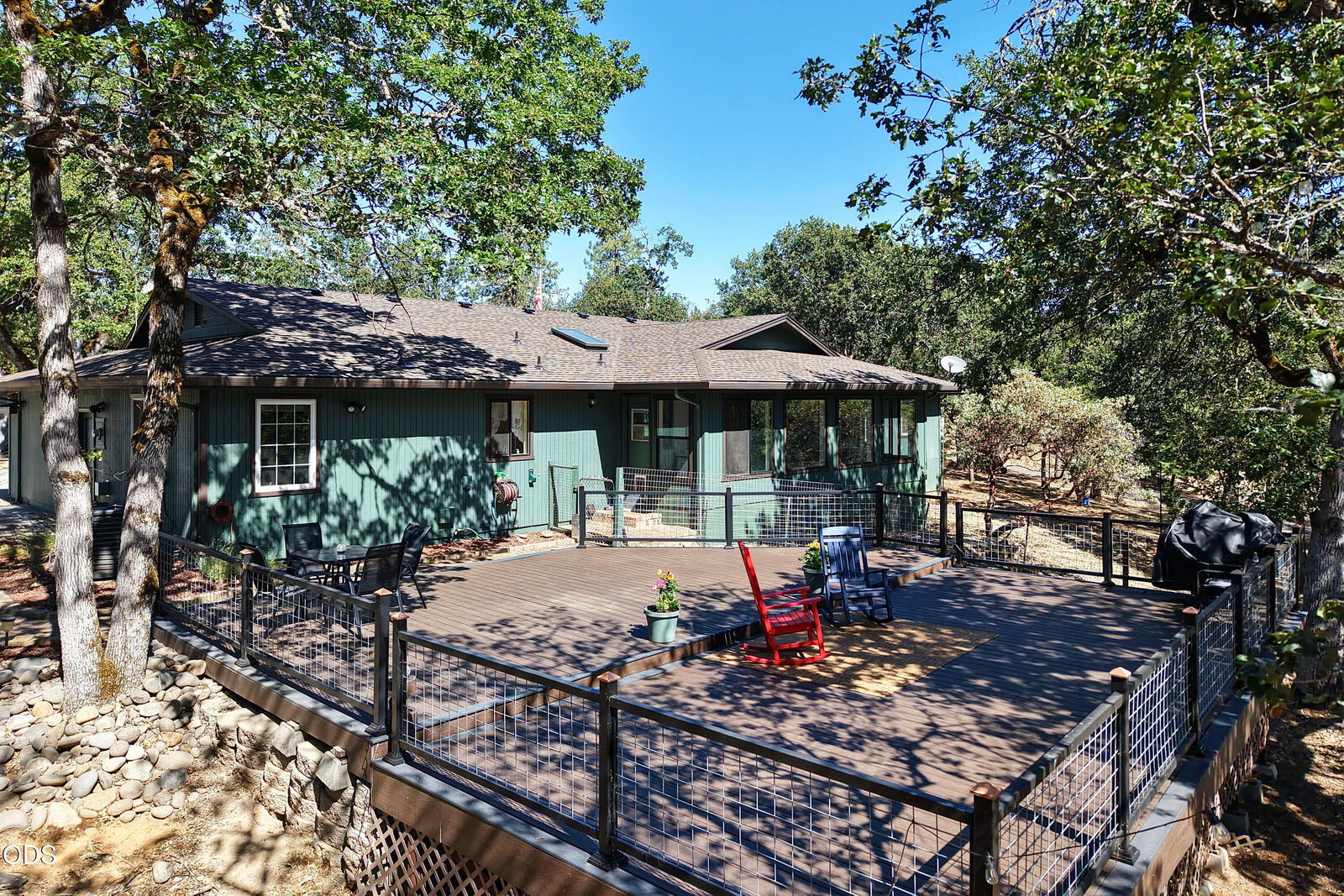 Property Photo: 332 Rene Drive OR 97539
