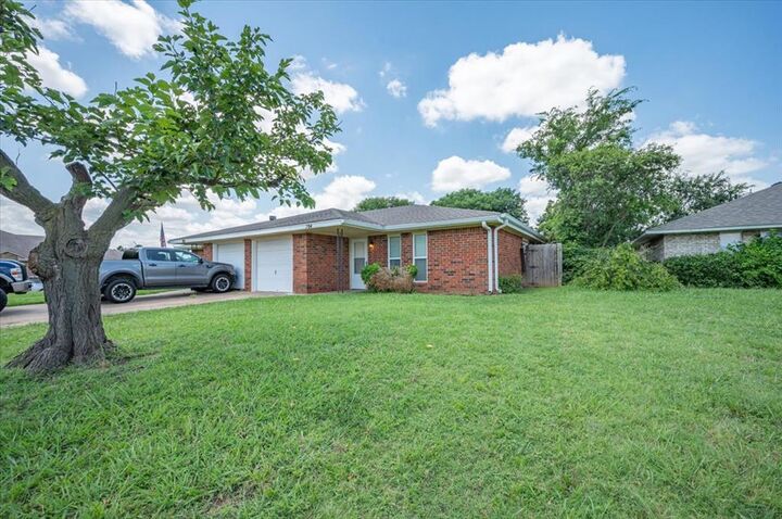 Property Photo: 702 E Redbud Court 702 &Amp 704 OK 74075