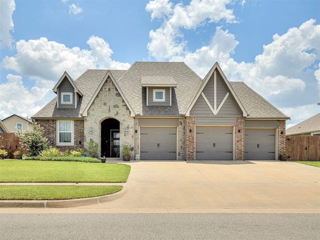 Property Photo: 11412 NW 104th Street OK 73099