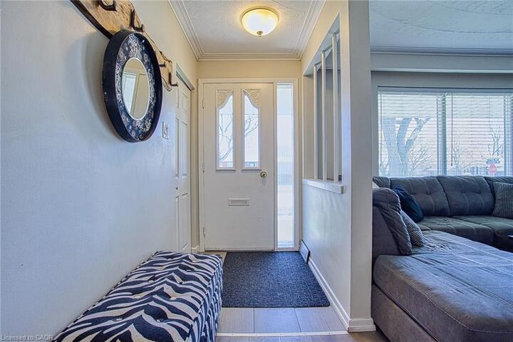 Property Photo:  