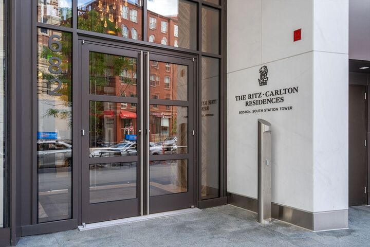 Property Photo: 682 Atlantic Ave 4905 MA 02111