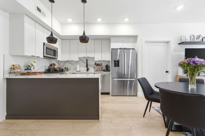 Property Photo: 101 Condor St 205 MA 02128