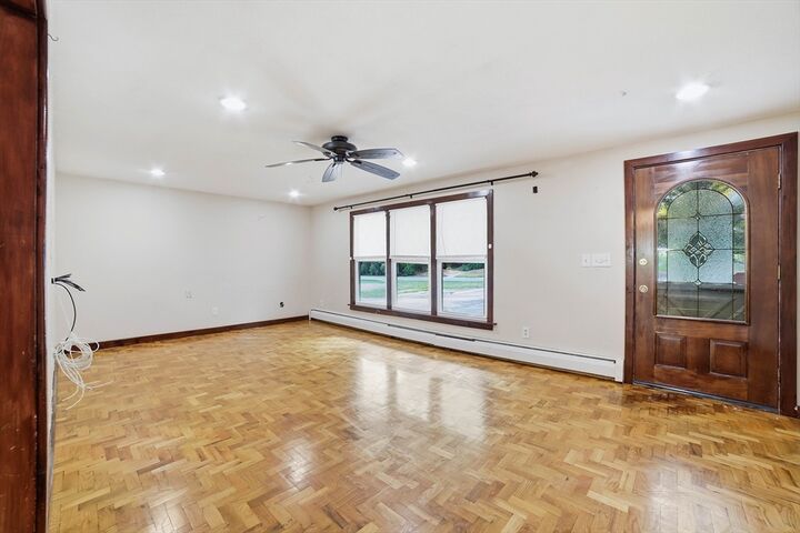 Property Photo:  132 Charlton Road  MA 01562 