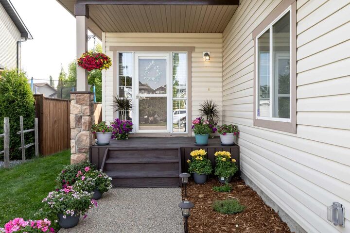 Property Photo:  454 Wishart Street  AB T4N 7E9 