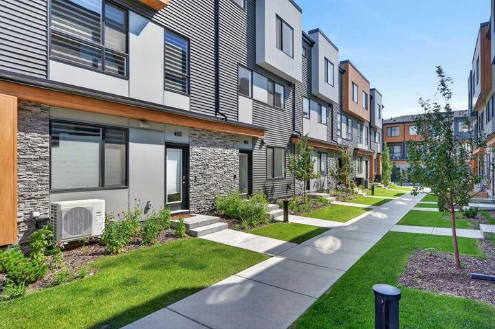 Property Photo:  81 Midtown Boulevard SW  AB T4B 4E7 