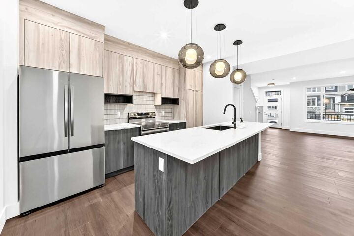 421 Clydesdale Avenue — photo 1
