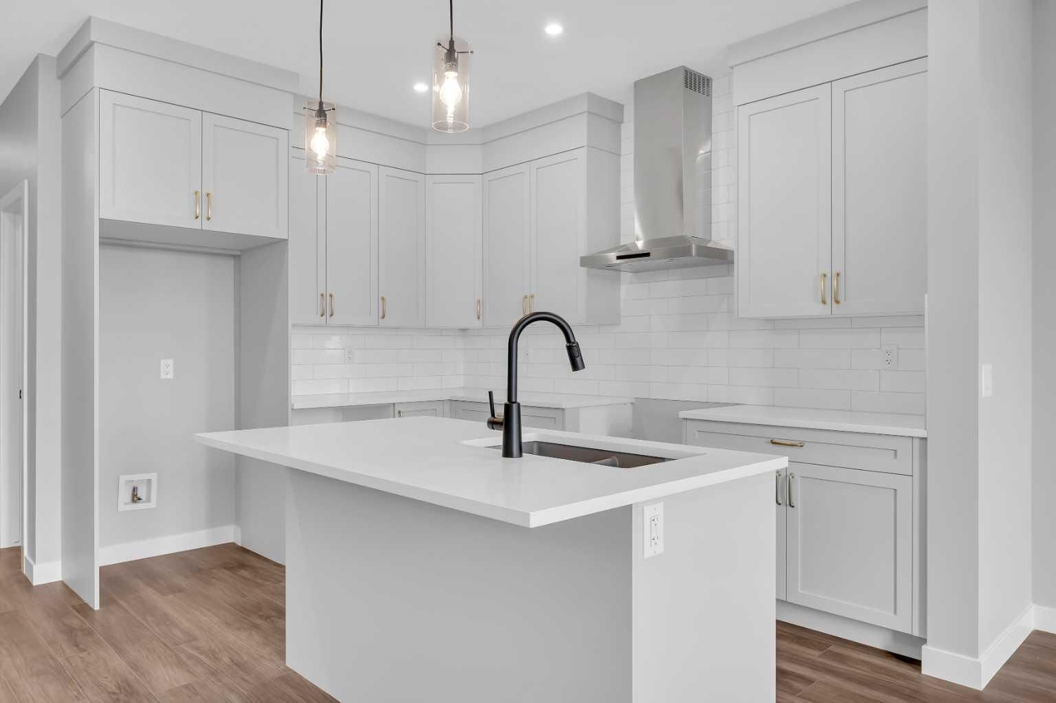 Property Photo: 553 Hotchkiss Drive SE AB T3S 0T3